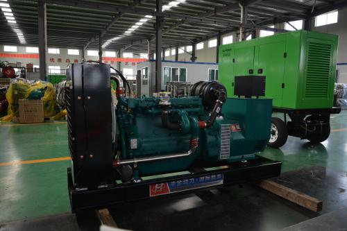 華全動力500kw立柜自啟動發(fā)電機組于3月9日順利發(fā)往甘肅省